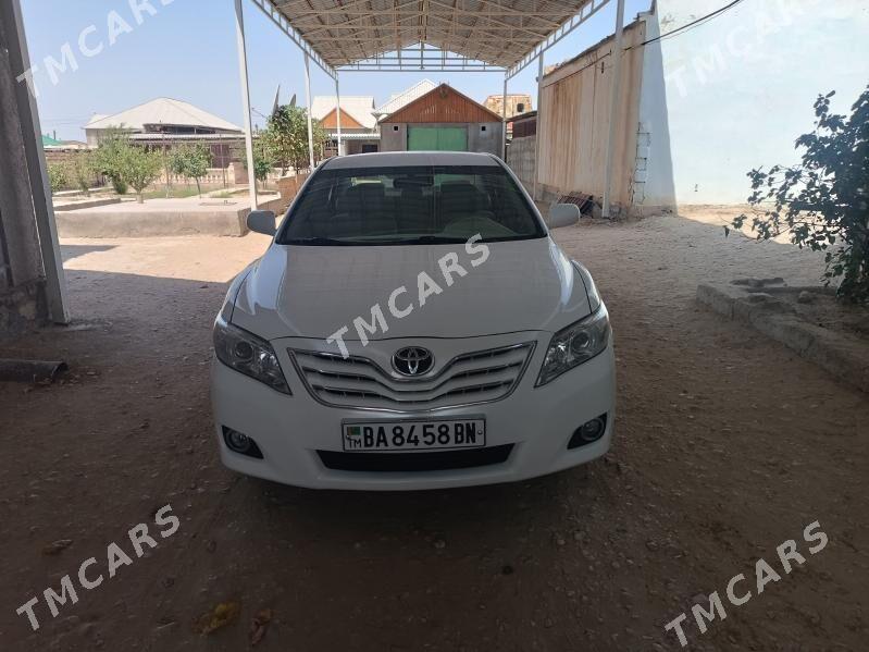 Toyota Camry 2010 - 140 000 TMT - Балканабат - img 1