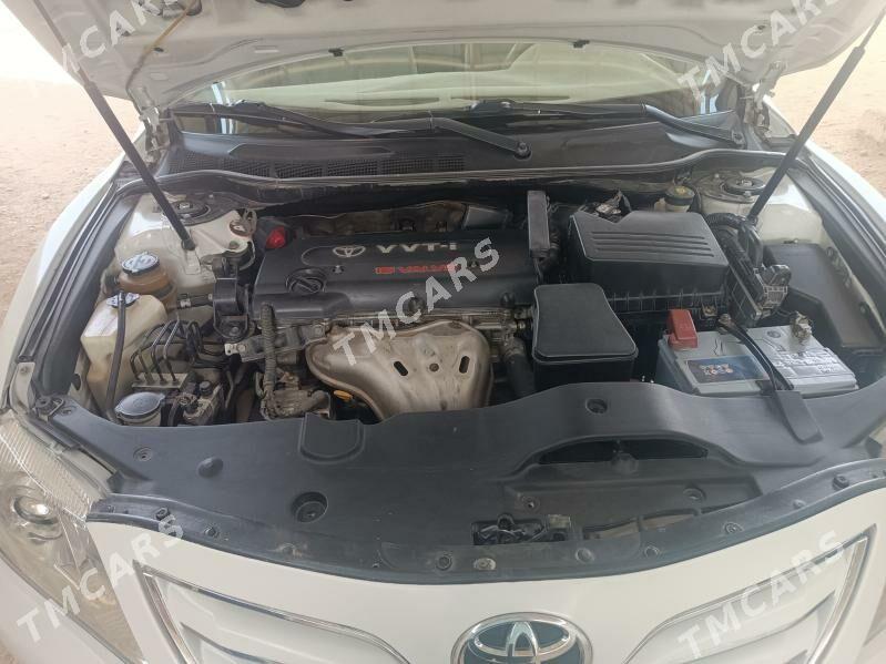 Toyota Camry 2010 - 140 000 TMT - Балканабат - img 4