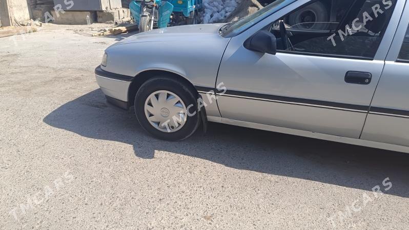 Opel Vectra 1989 - 25 000 TMT - Туркменабат - img 4