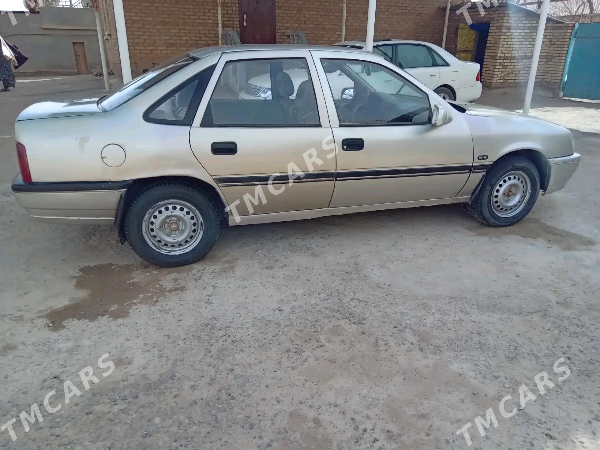 Opel Vectra 1992 - 34 000 TMT - Теджен - img 3