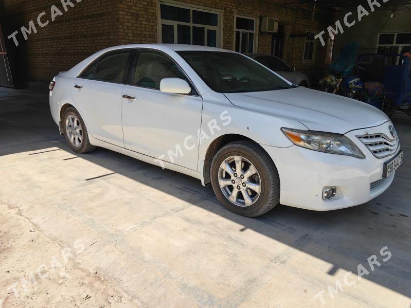 Toyota Camry 2011 - 200 000 TMT - Саят - img 5