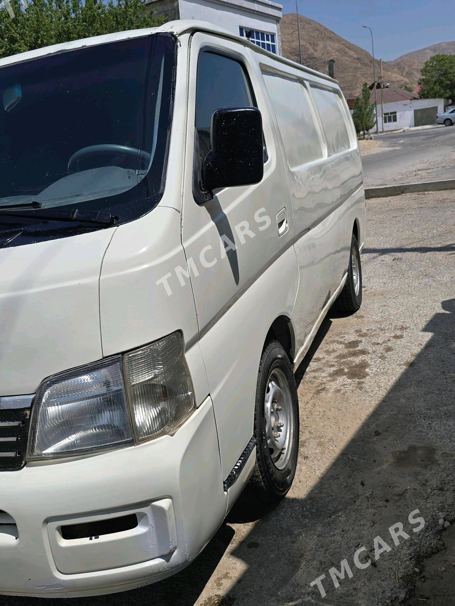 Nissan Urvan 2002 - 100 000 TMT - Balkanabat - img 3
