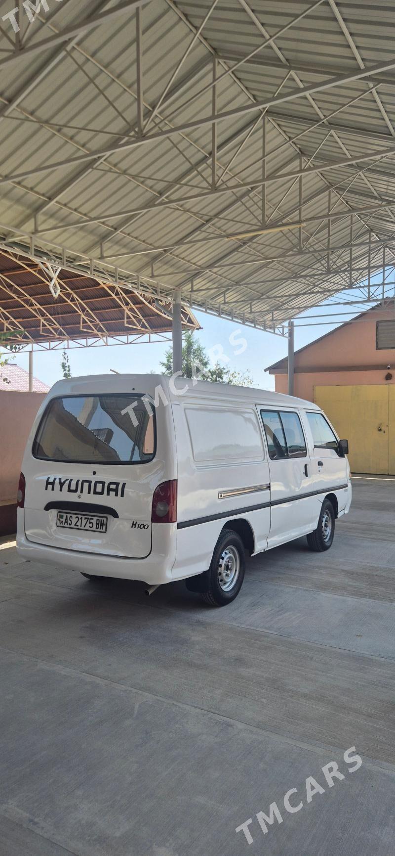 Toyota Hiace 2004 - 77 000 TMT - Balkanabat - img 2