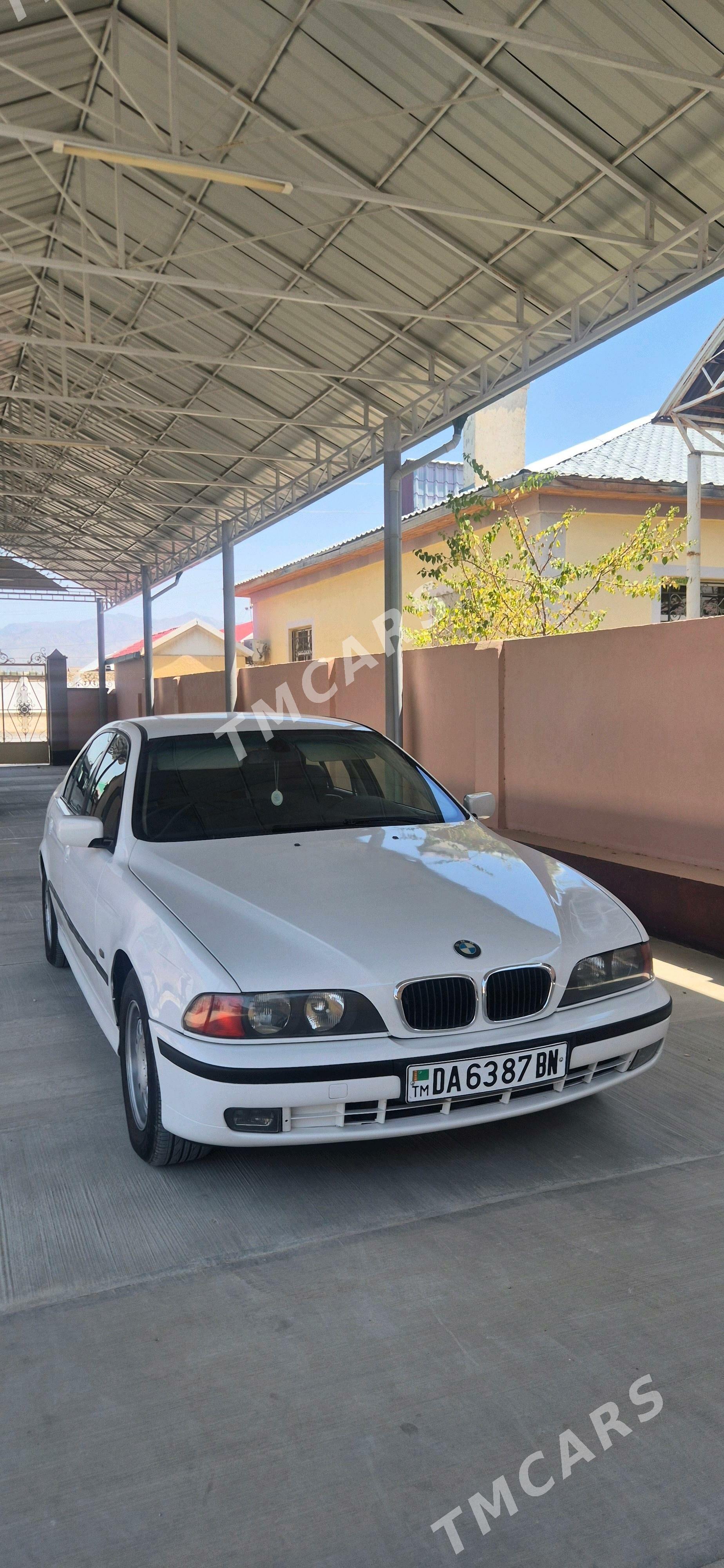 BMW E39 1999 - 100 000 TMT - Балканабат - img 2