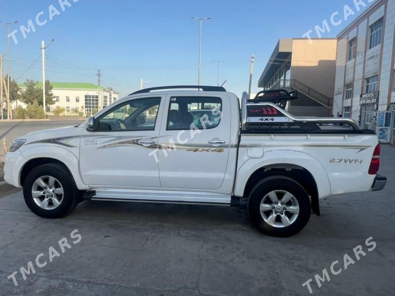 Toyota Hilux 2014 - 375 000 TMT - Мары - img 6