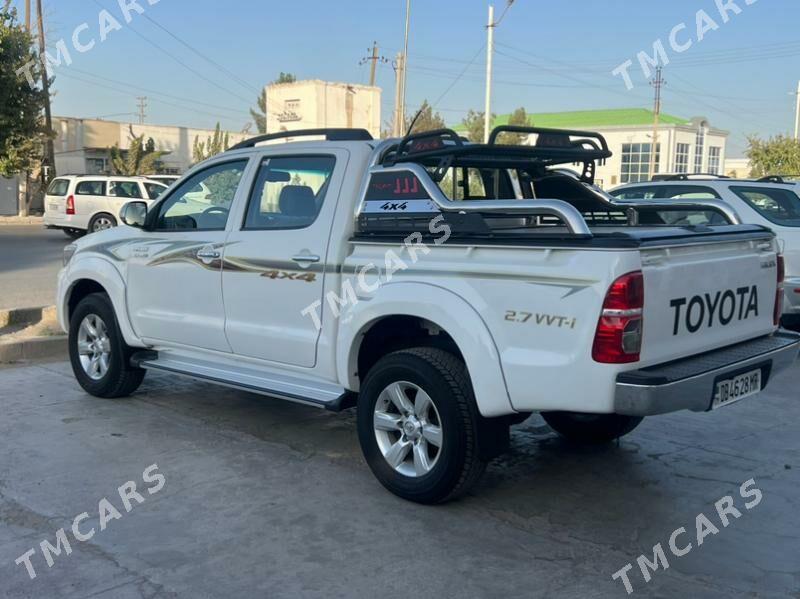 Toyota Hilux 2014 - 375 000 TMT - Мары - img 5
