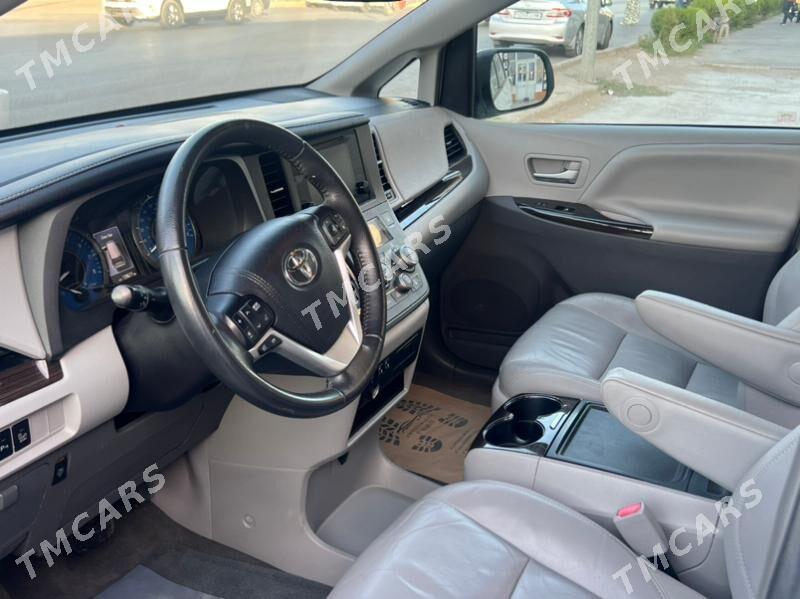 Toyota Sienna 2017 - 390 000 TMT - Мары - img 4