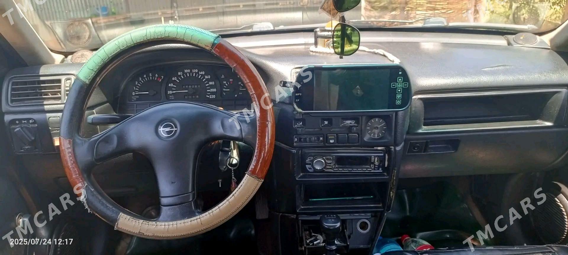 Opel Vectra 1993 - 40 000 TMT - Мургап - img 8