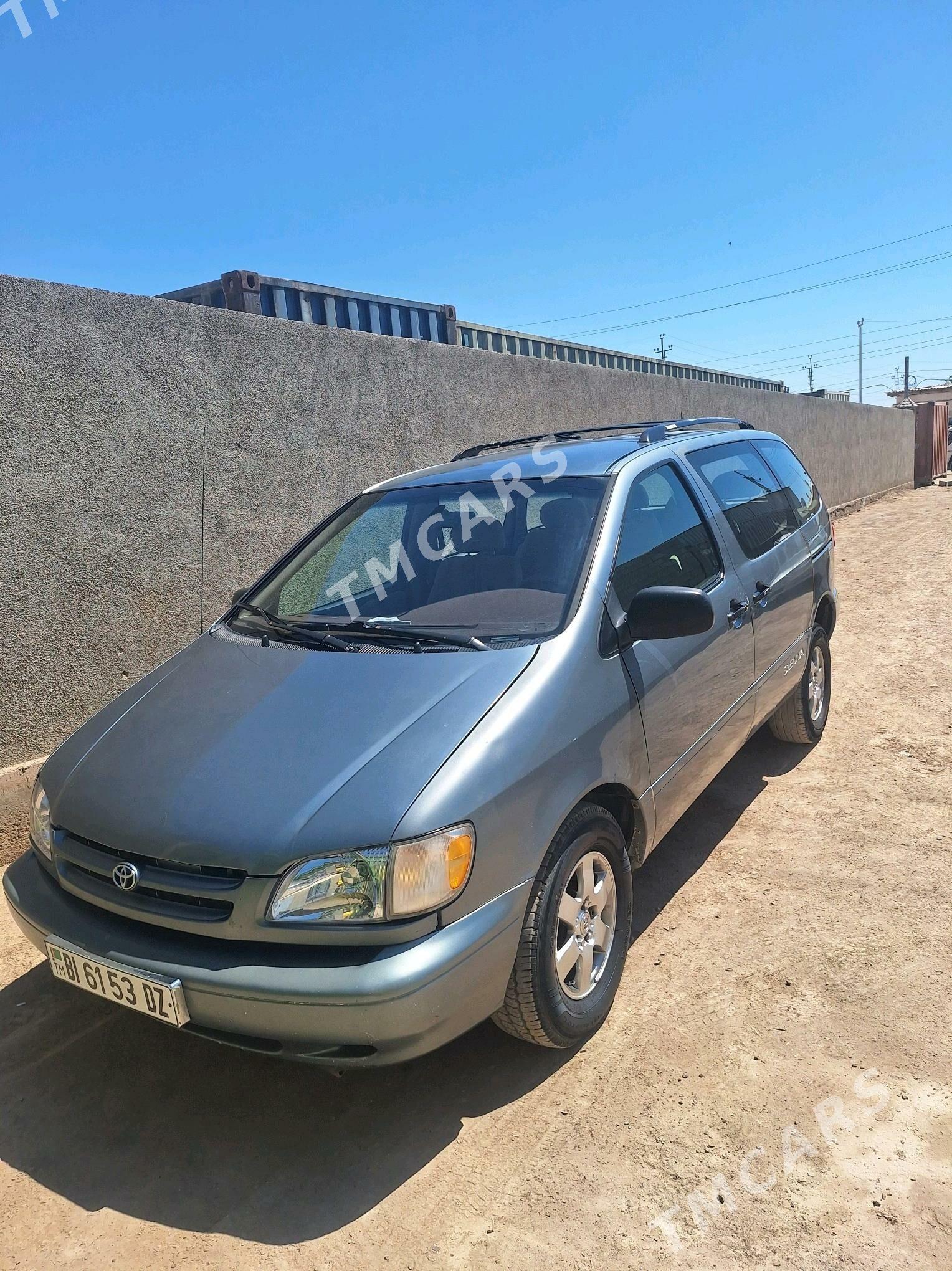 Toyota Sienna 2000 - 125 000 TMT - Köneürgenç - img 6
