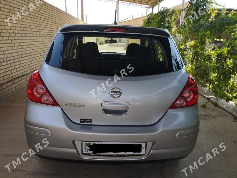 Nissan Versa 2011 - 120 000 TMT - Halaç - img 5
