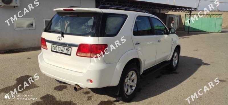 Toyota Fortuner 2006 - 240 000 TMT - Мары - img 2