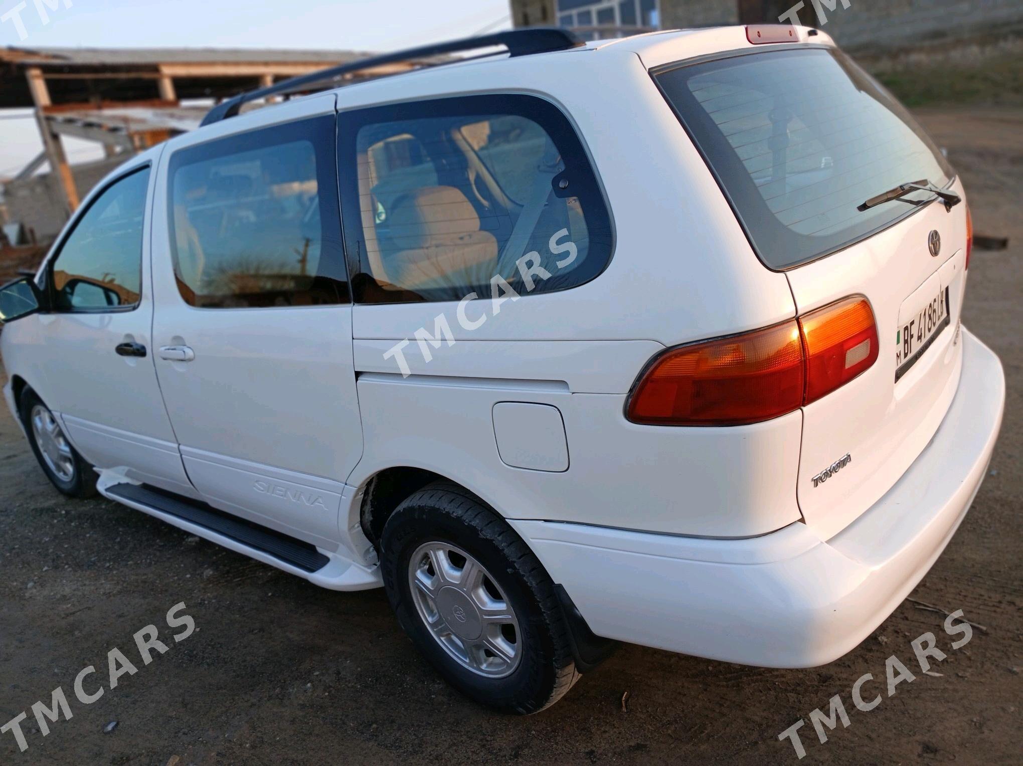 Toyota Sienna 1999 - 135 000 TMT - Халач - img 5