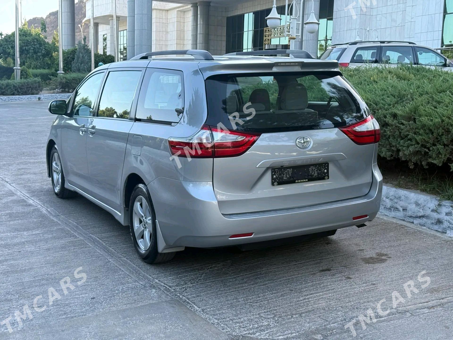 Toyota Sienna 2018 - 385 000 TMT - Туркменабат - img 3