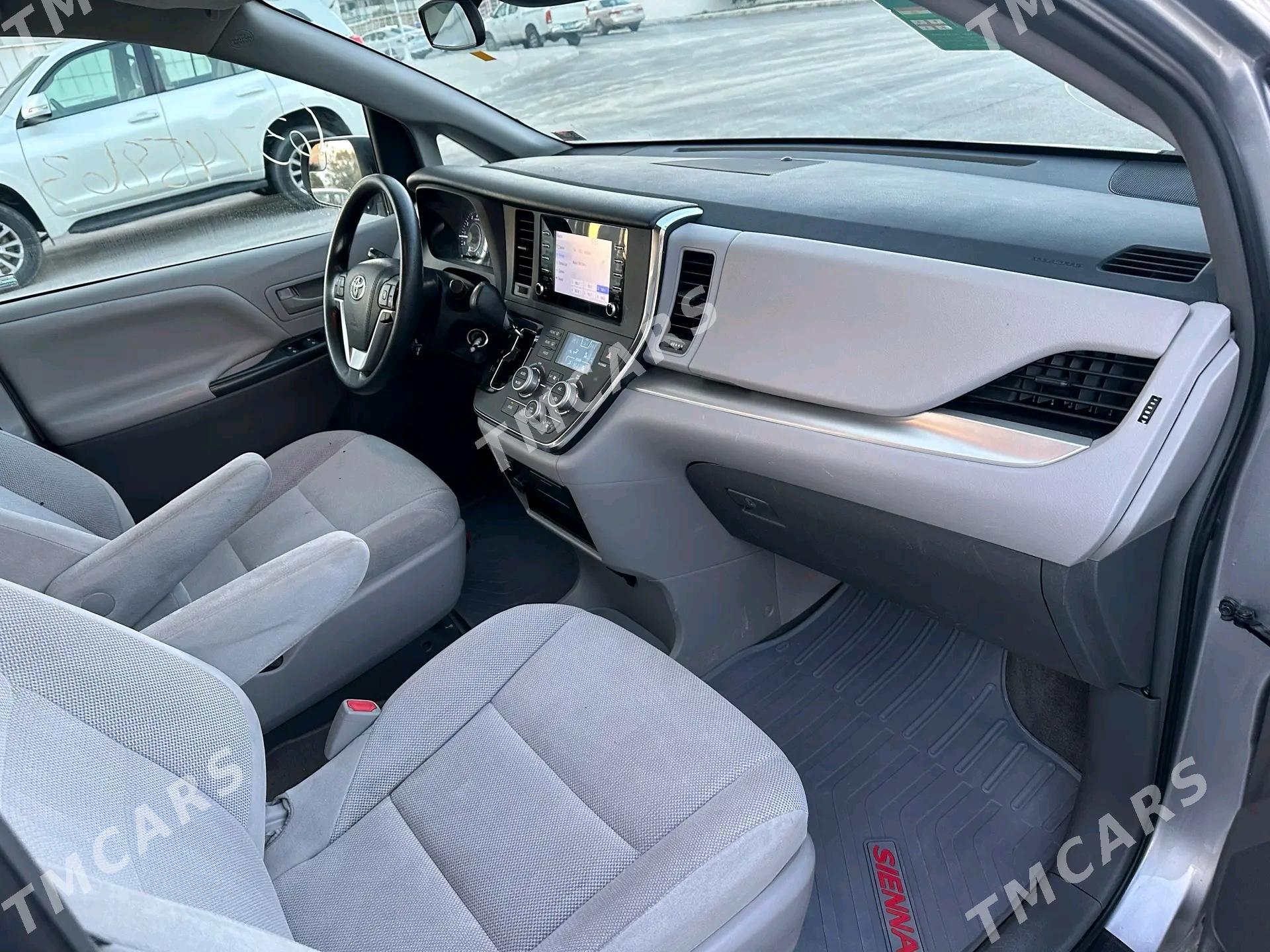 Toyota Sienna 2018 - 385 000 TMT - Туркменабат - img 4