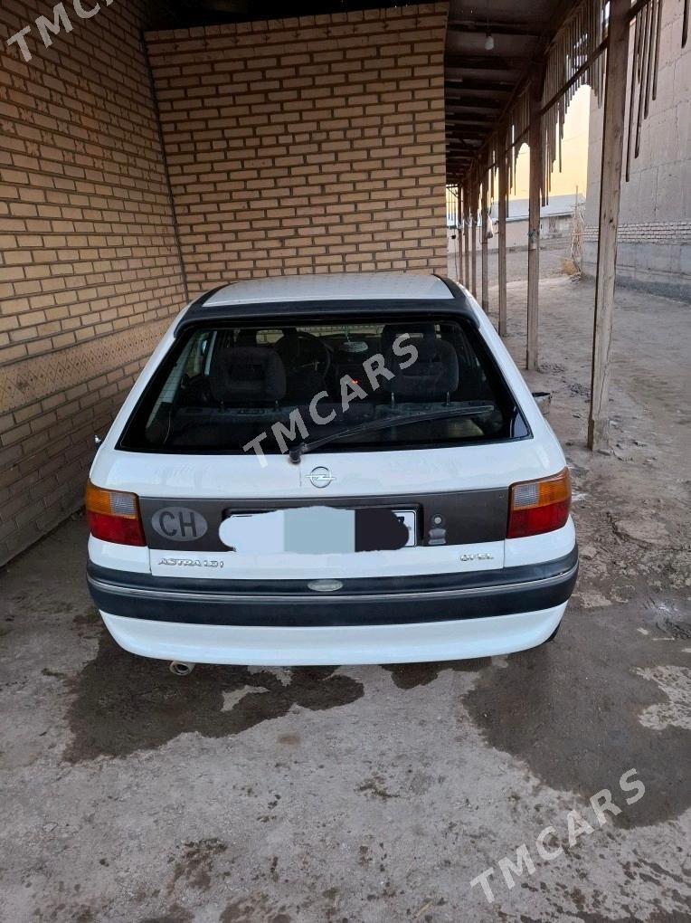 Opel Astra 1995 - 50 000 TMT - Гурбансолтан Едже - img 2