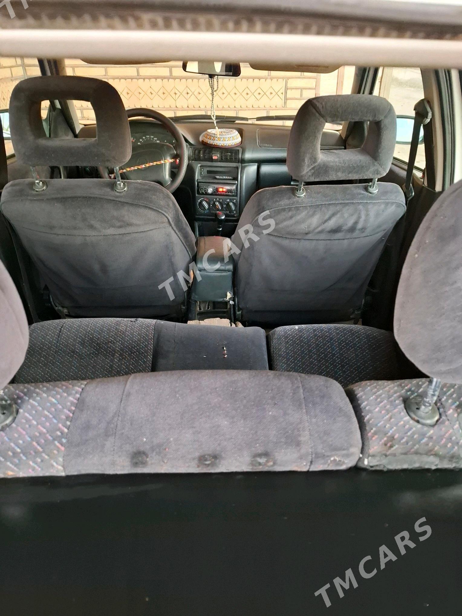 Opel Astra 1995 - 50 000 TMT - Гурбансолтан Едже - img 4