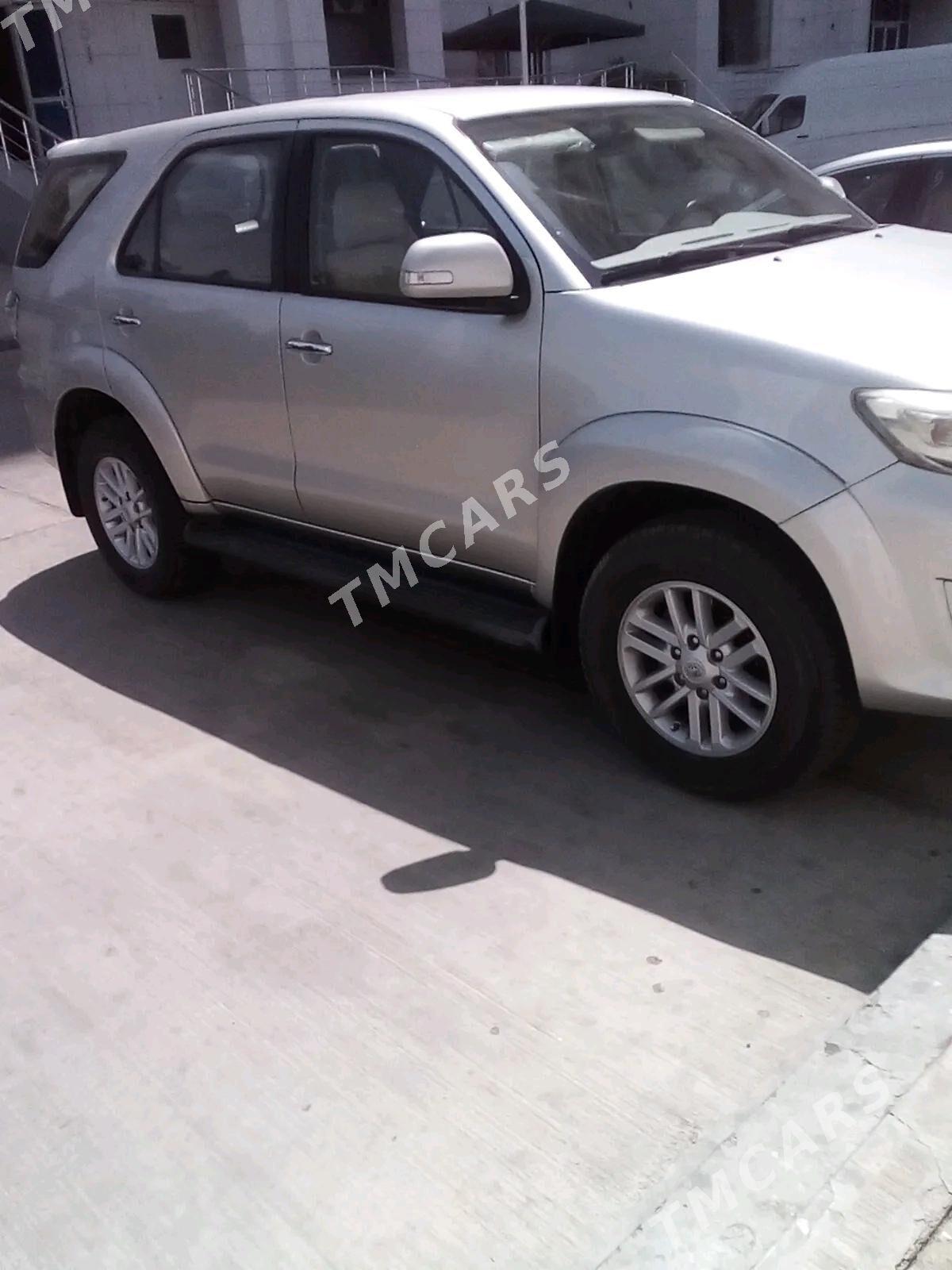 Toyota Fortuner 2014 - 325 000 TMT - Ашхабад - img 2
