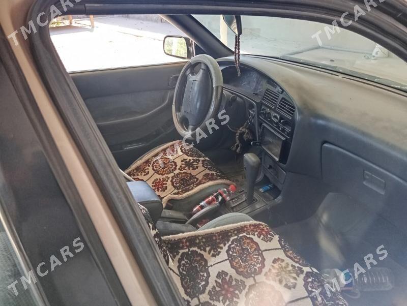 Toyota Camry 1993 - 70 000 TMT - Достлук - img 3