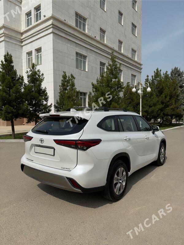 Toyota Highlander 2023 - 695 000 TMT - Podwoýski köç. (Bitarap Türkmenistan şaýoly) - img 2