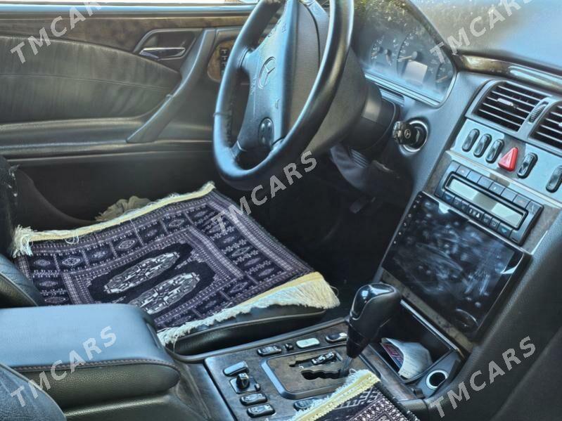 Mercedes-Benz E320 2000 - 117 000 TMT - Балканабат - img 3