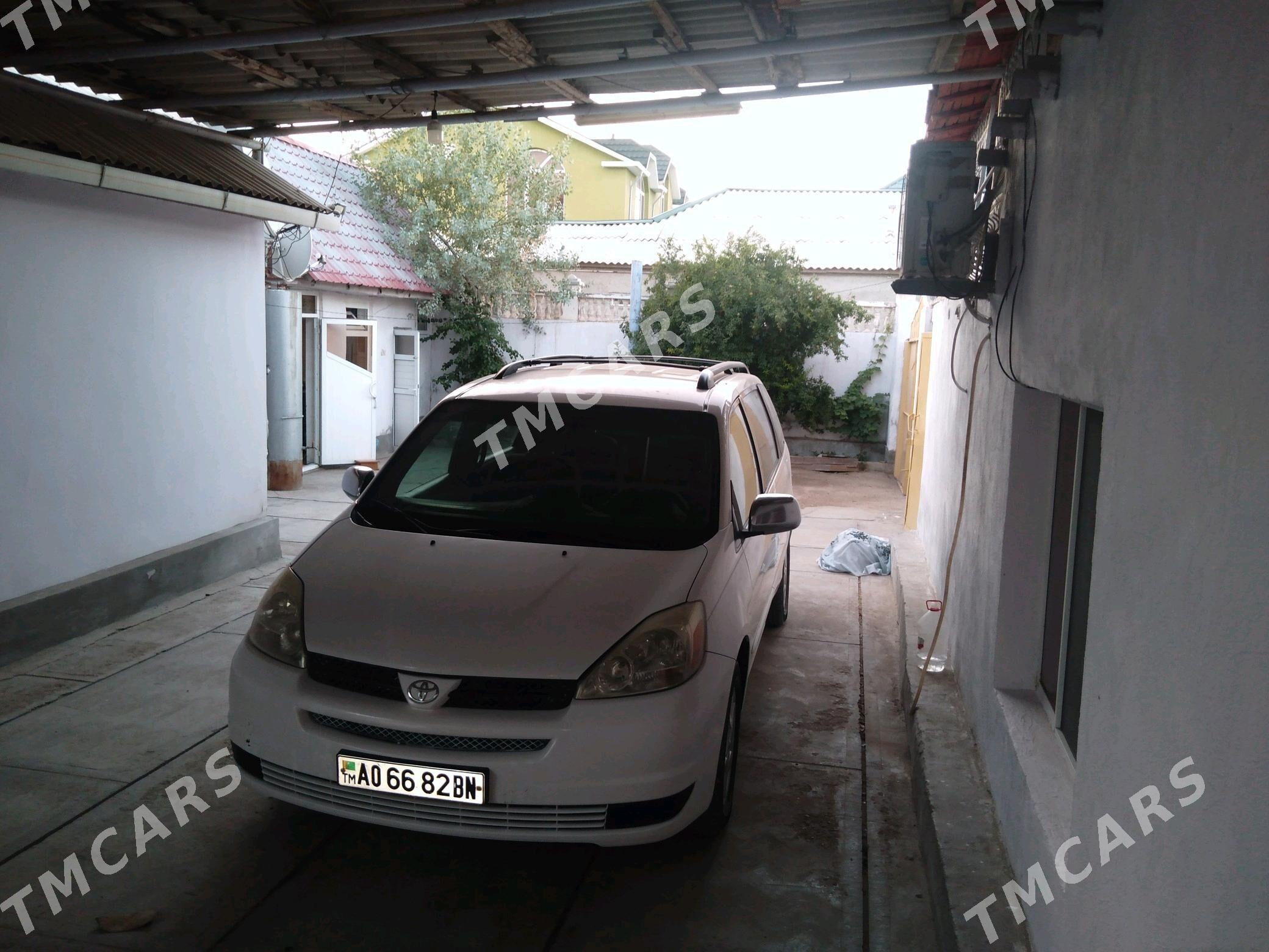Toyota Sienna 2004 - 220 000 TMT - Балканабат - img 3