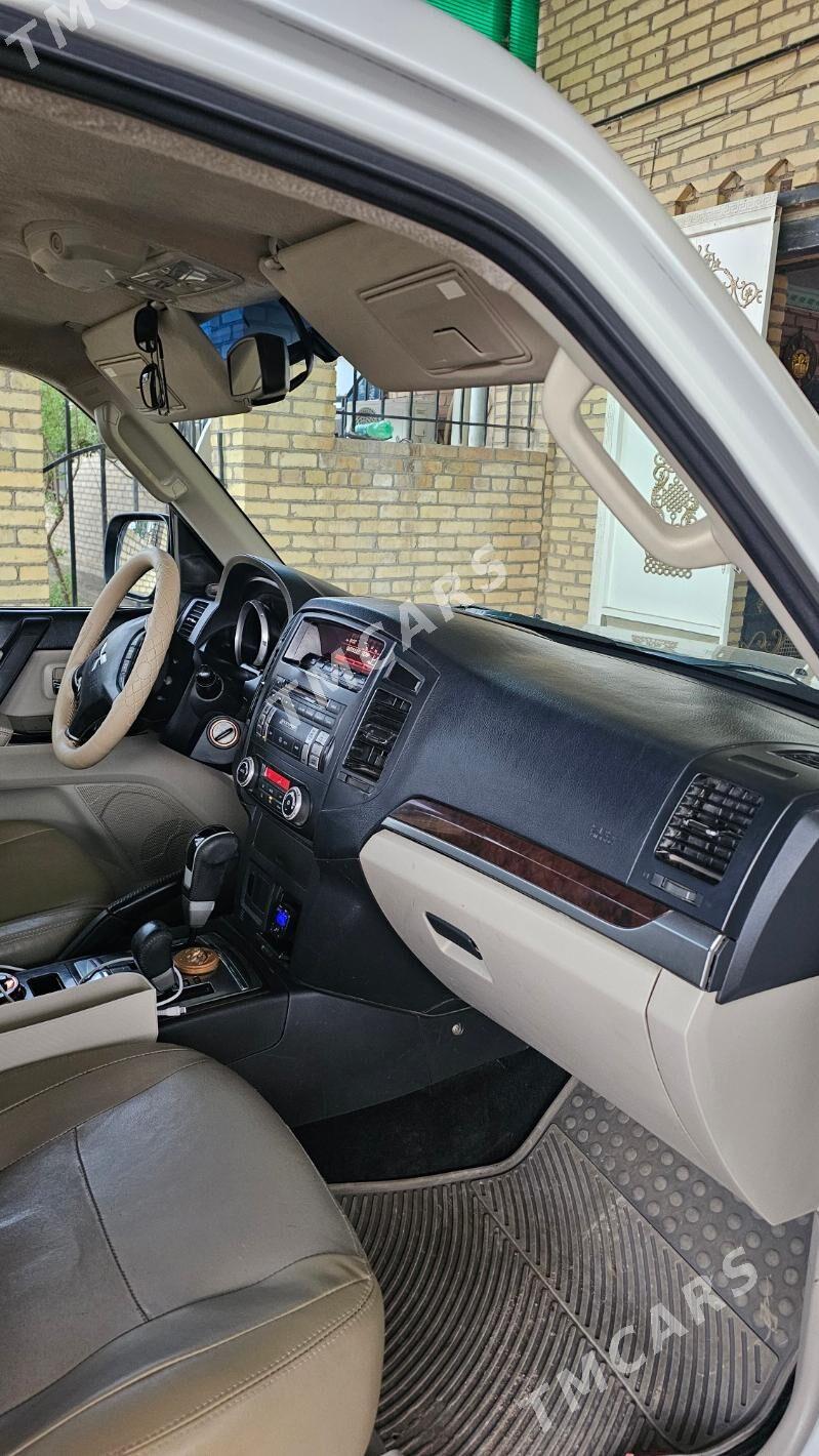 Mitsubishi Pajero 2013 - 260 000 TMT - Dostluk - img 2
