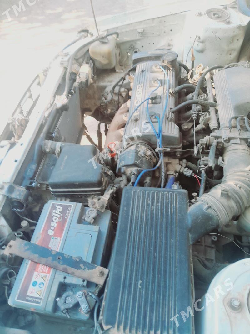 Toyota Carina 1994 - 45 000 TMT - етр. Туркменбаши - img 5