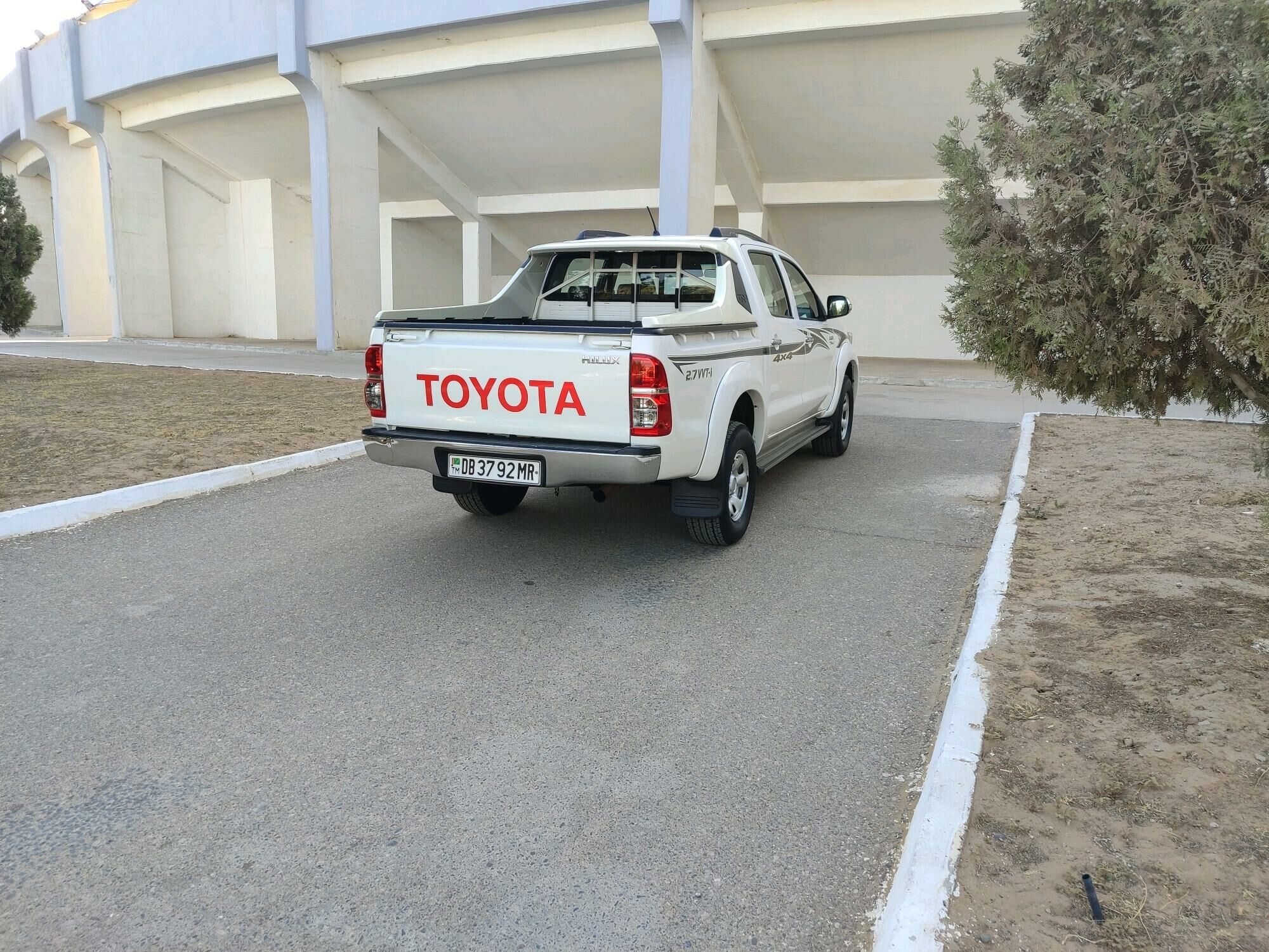 Toyota Hilux 2013 - 370 000 TMT - Mary - img 6