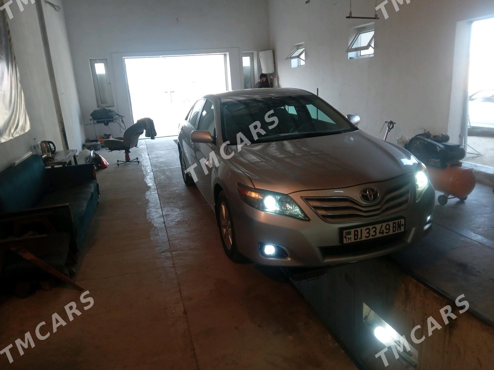Toyota Camry 2011 - 205 000 TMT - Берекет - img 2