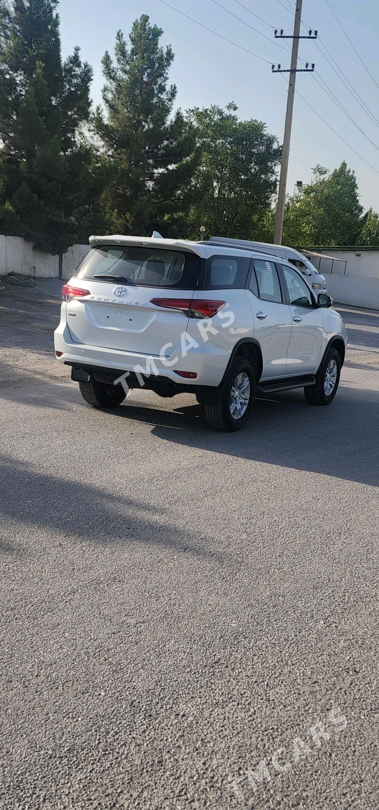 Toyota Fortuner 2024 - 657 000 TMT - 11 mkr - img 3