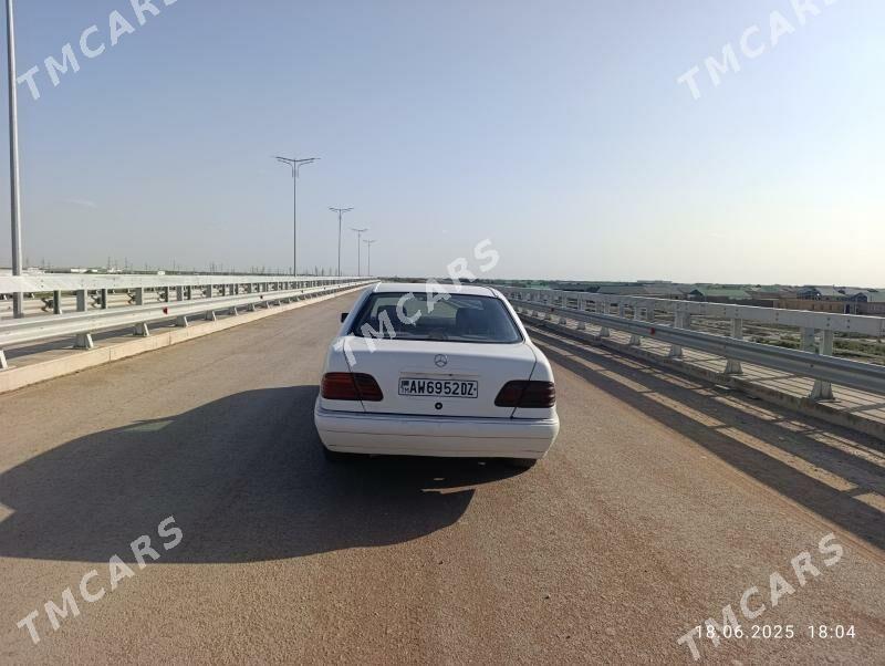 Mercedes-Benz E350 1996 - 50 000 TMT - Кёнеургенч - img 3