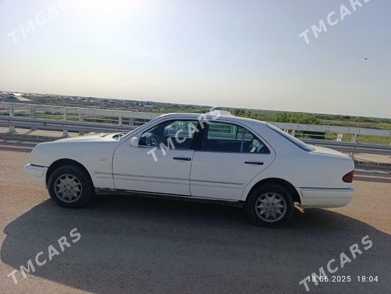 Mercedes-Benz E350 1996 - 50 000 TMT - Кёнеургенч - img 2