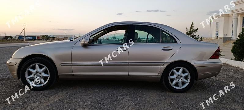 Mercedes-Benz C250 2001 - 90 000 TMT - Серахс - img 7