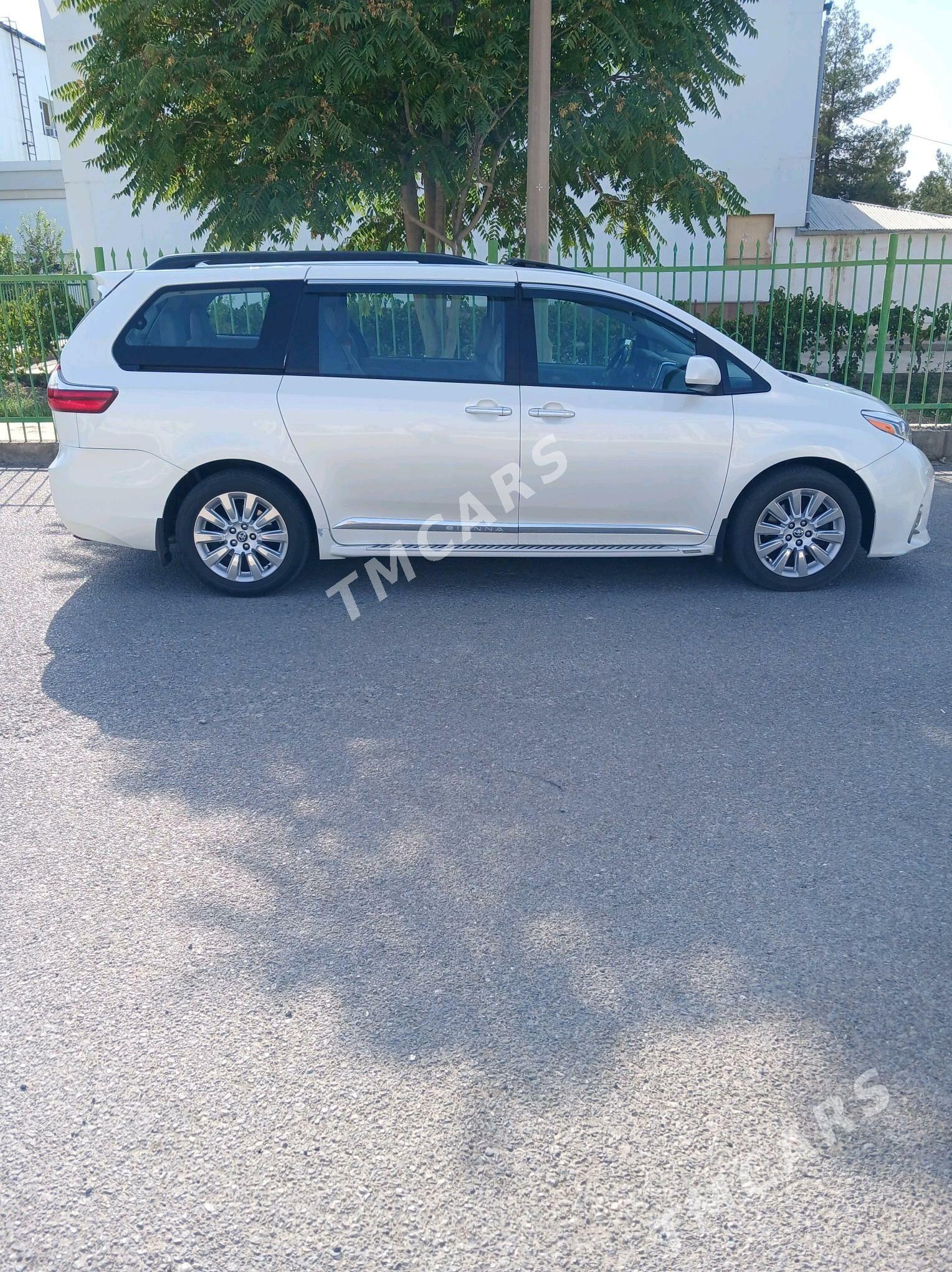 Toyota Sienna 2018 - 400 000 TMT - Ашхабад - img 5