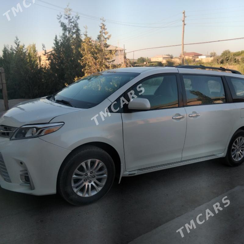Toyota Sienna 2017 - 450 000 TMT - Daşoguz - img 3