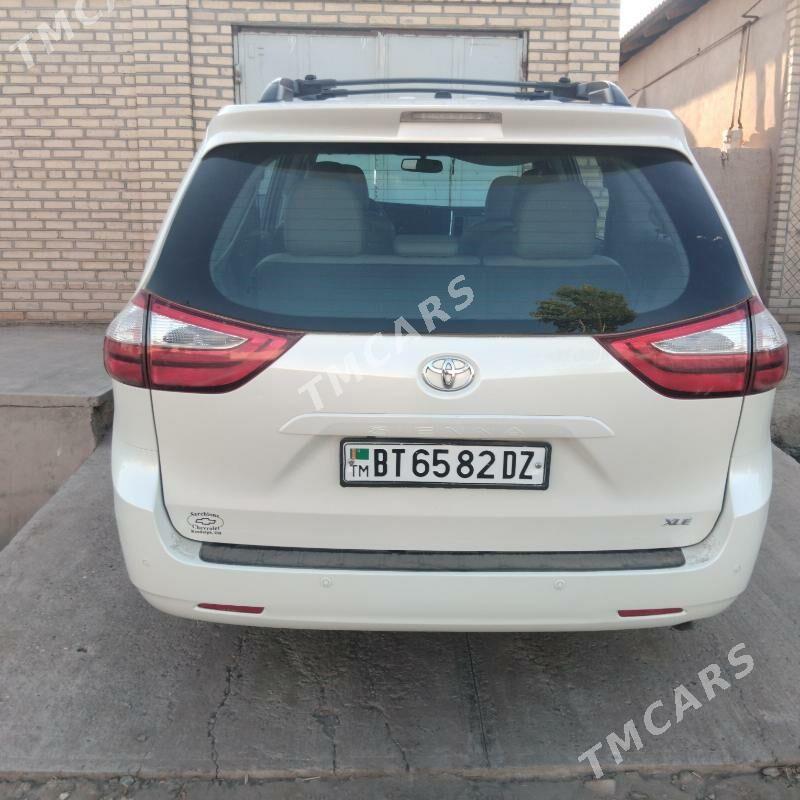 Toyota Sienna 2017 - 450 000 TMT - Daşoguz - img 4
