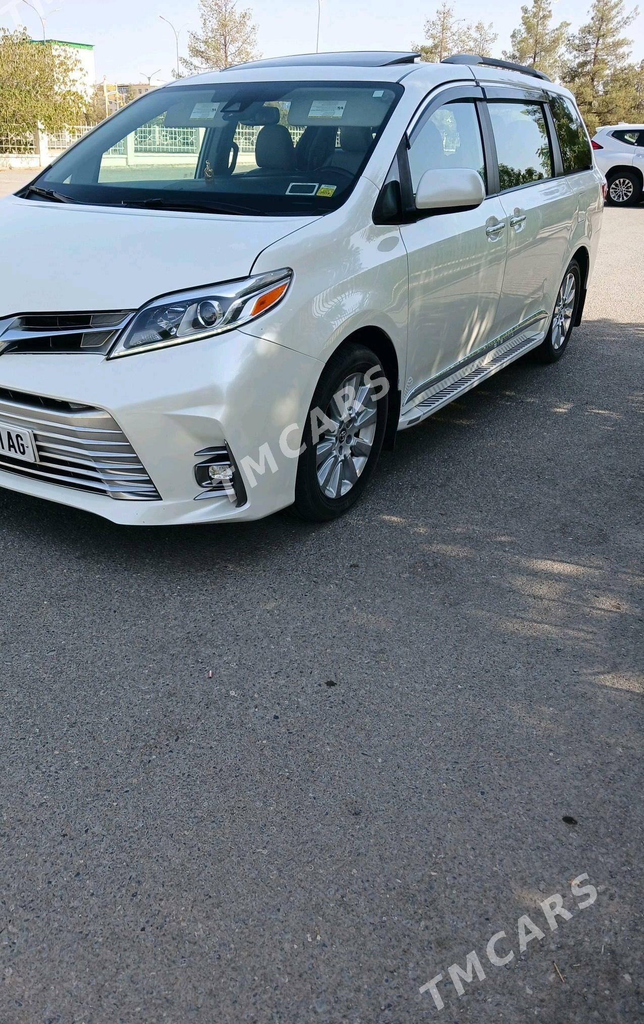 Toyota Sienna 2018 - 400 000 TMT - Ашхабад - img 7