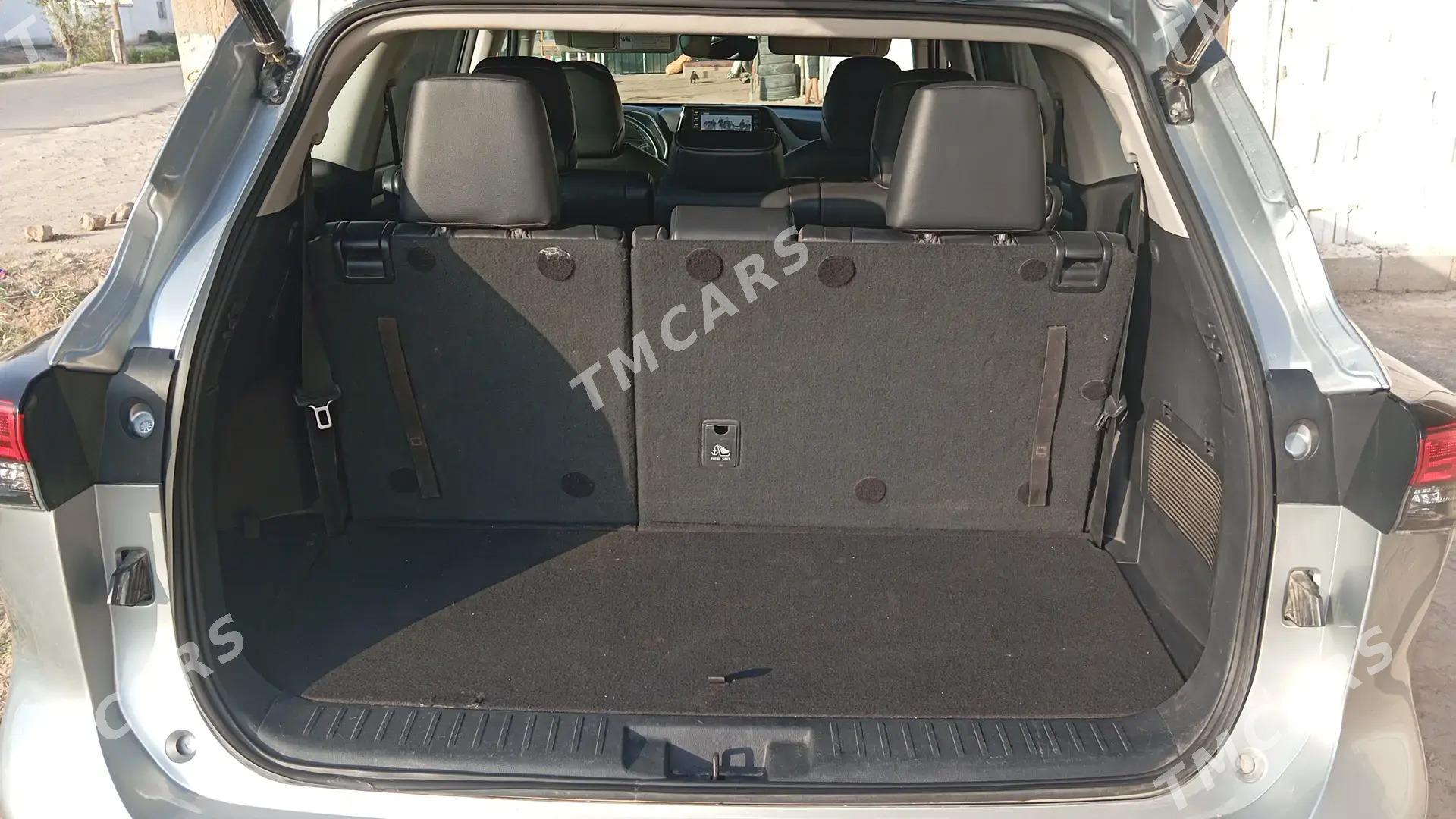 Toyota Highlander 2021 - 640 000 TMT - Gurbansoltan Eje - img 3