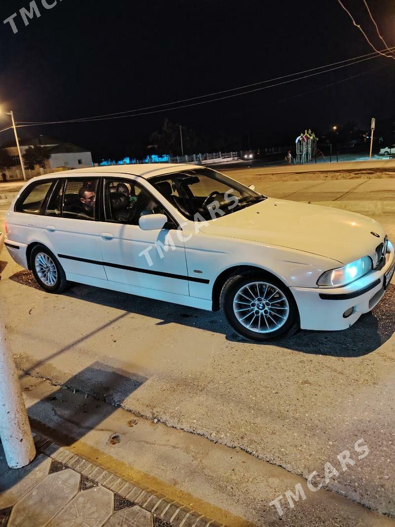 BMW E39 2002 - 105 000 TMT - Хазар - img 3