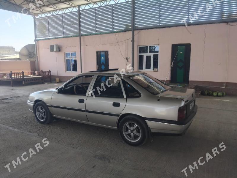 Opel Vectra 1993 - 36 000 TMT - Бахарден - img 3