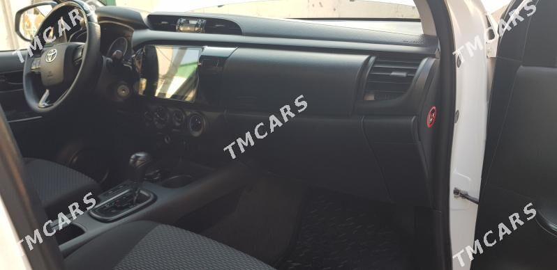 Toyota Hilux 2017 - 460 000 TMT - Туркменбаши - img 3