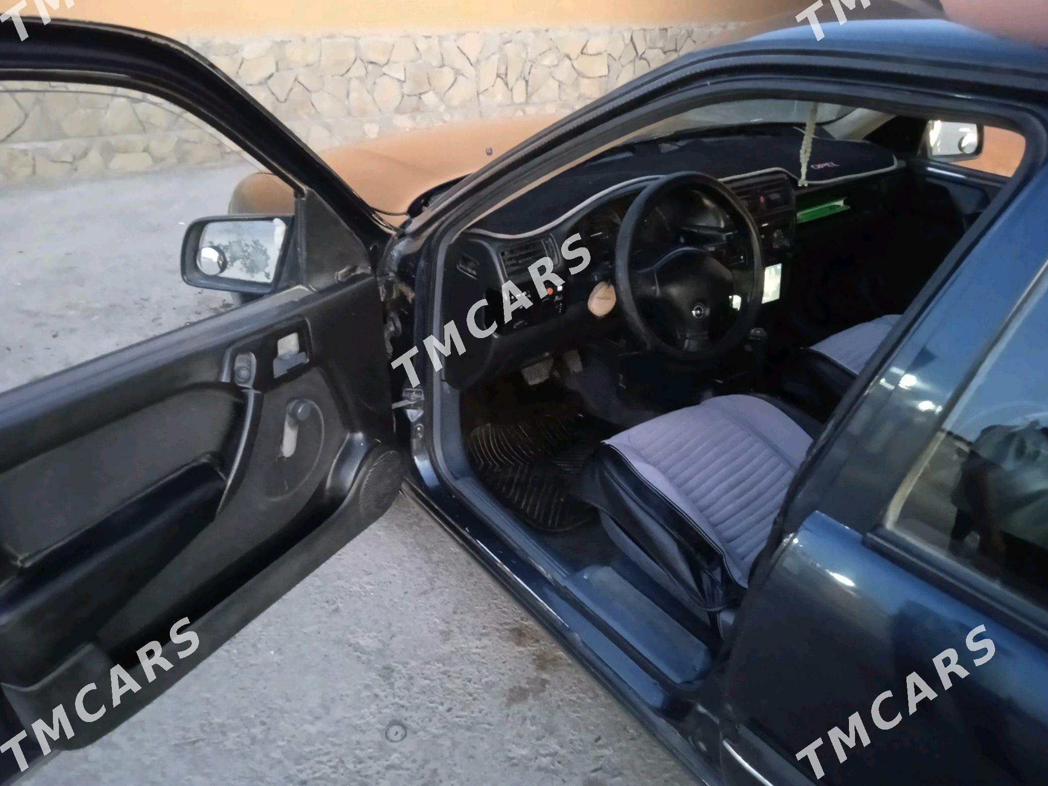 Opel Vectra 1990 - 30 000 TMT - Мары - img 4