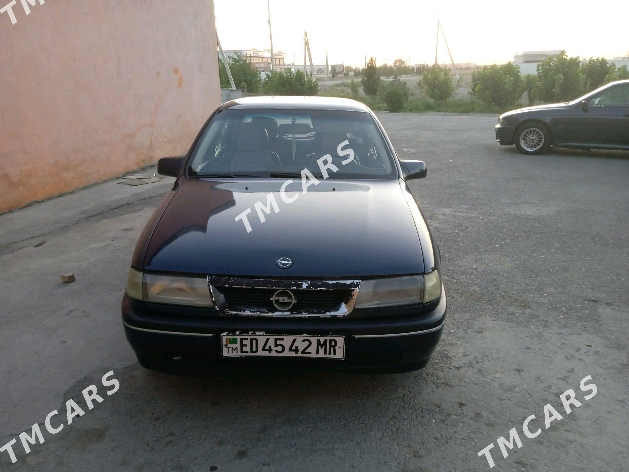Opel Vectra 1990 - 30 000 TMT - Мары - img 3