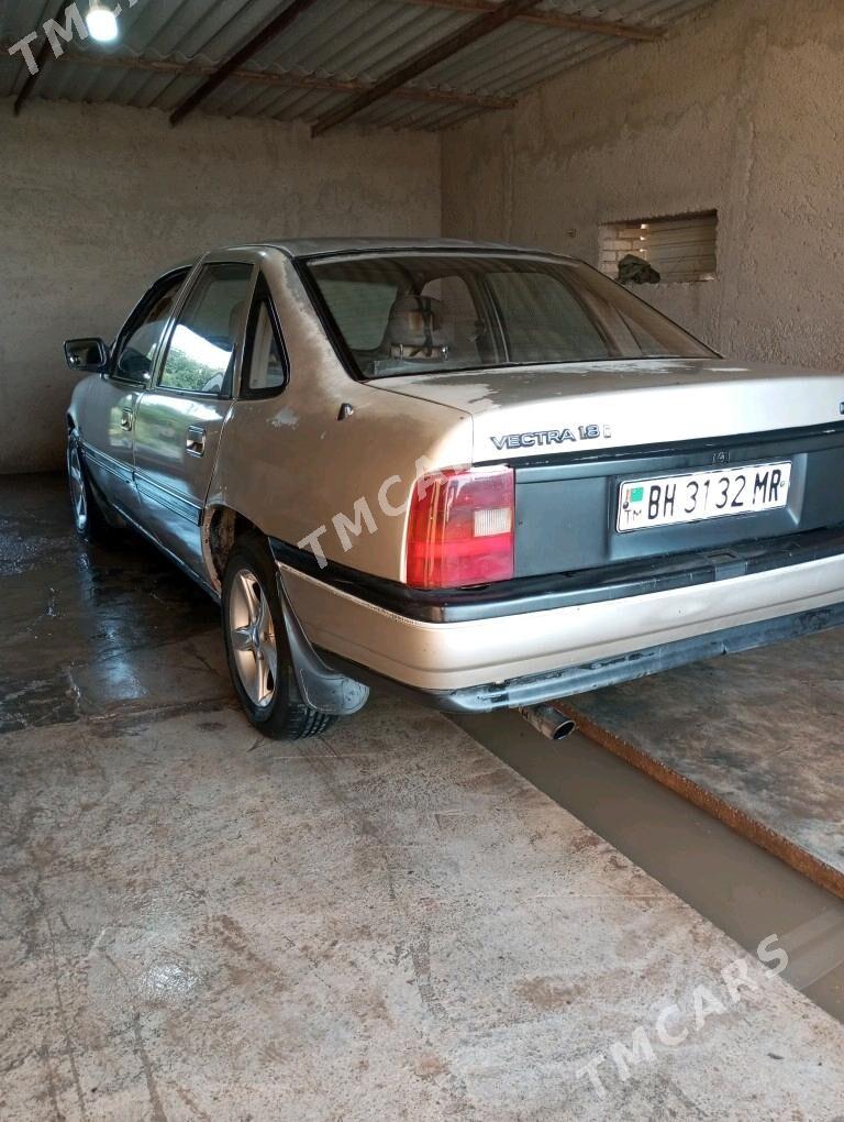 Opel Vectra 1990 - 30 000 TMT - Байрамали - img 4