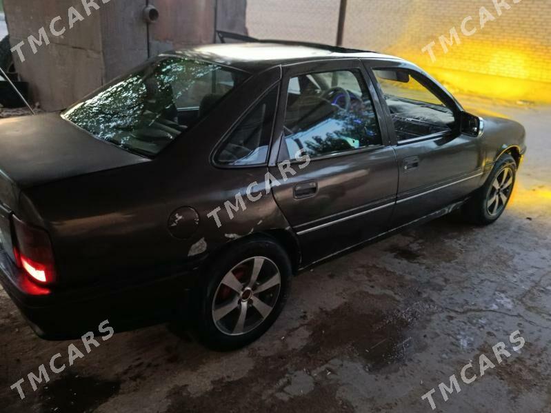 Opel Vectra 1989 - 31 000 TMT - Газаджак - img 10