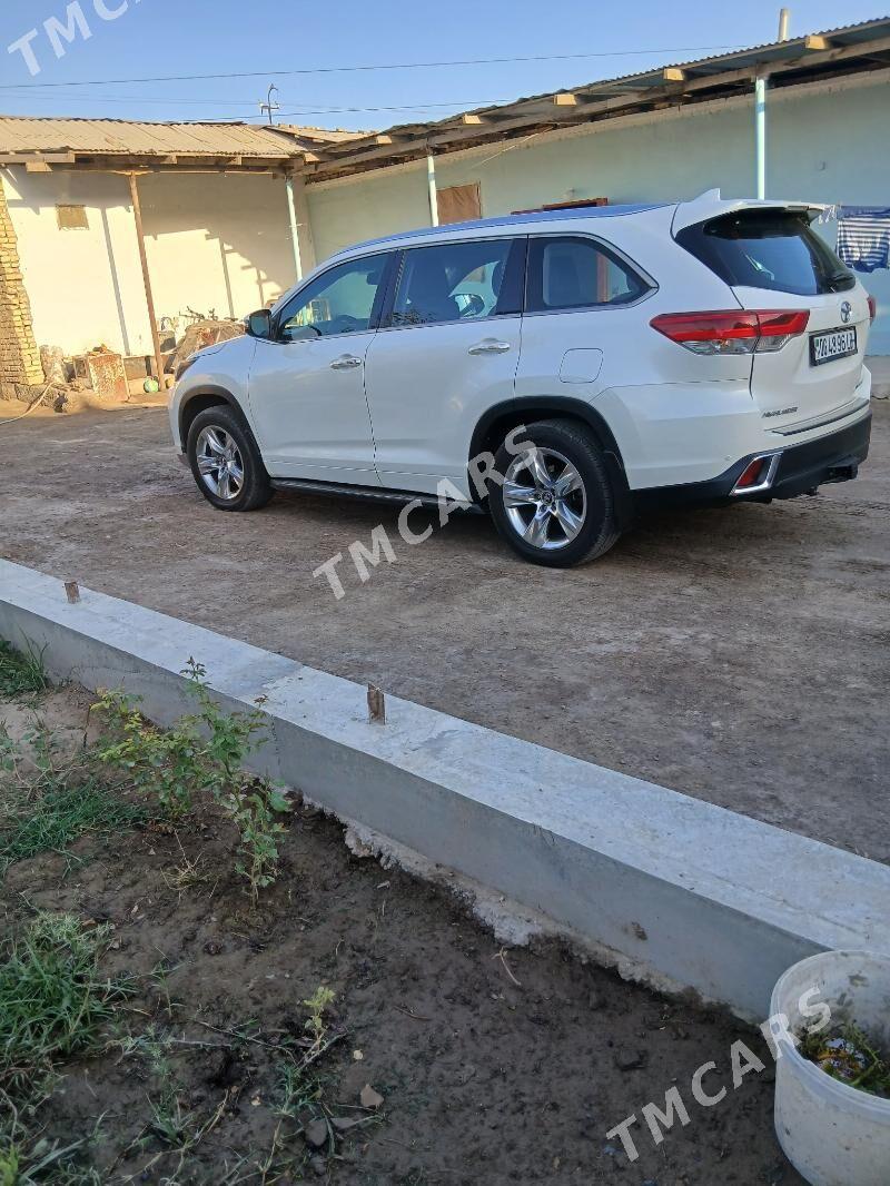 Toyota Highlander 2016 - 460 000 TMT - Чарджоу - img 6