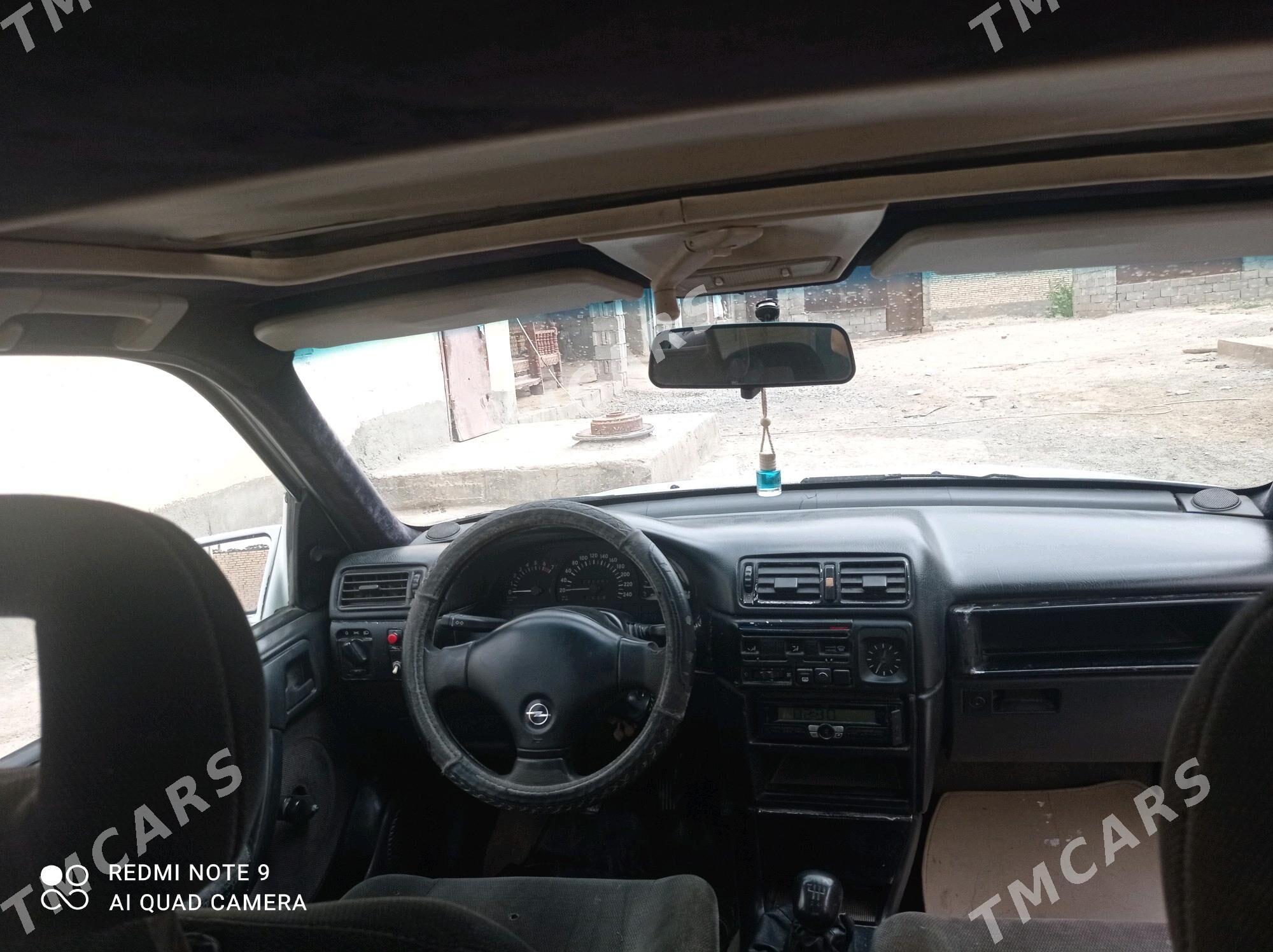 Opel Vectra 1992 - 32 000 TMT - Kaka - img 3