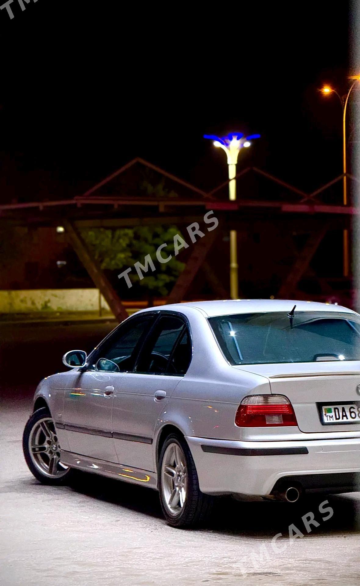 BMW E39 2002 - 135 000 TMT - Балканабат - img 5