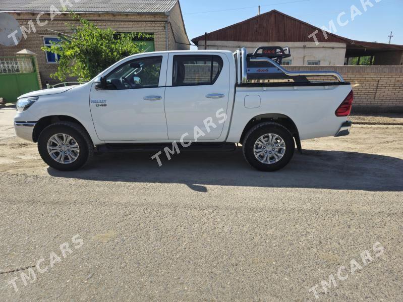 Toyota Hilux 2017 - 460 000 TMT - Çoganly - img 4