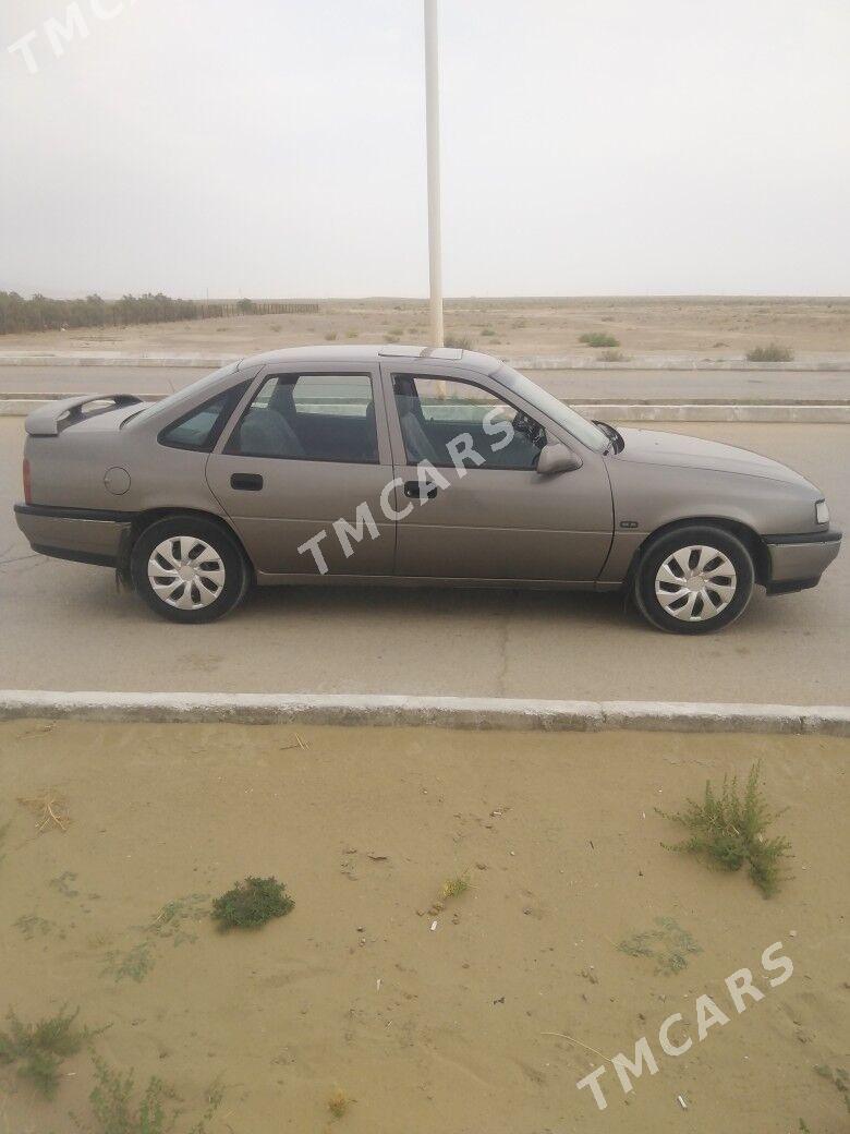 Opel Vectra 1989 - 34 000 TMT - Гумдаг - img 2